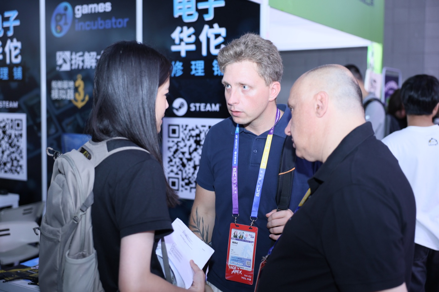 Wojciech Jaworski in conversation with developers at ChinaJoy